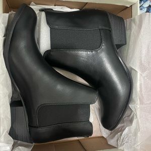 Black boots brand new sz 8